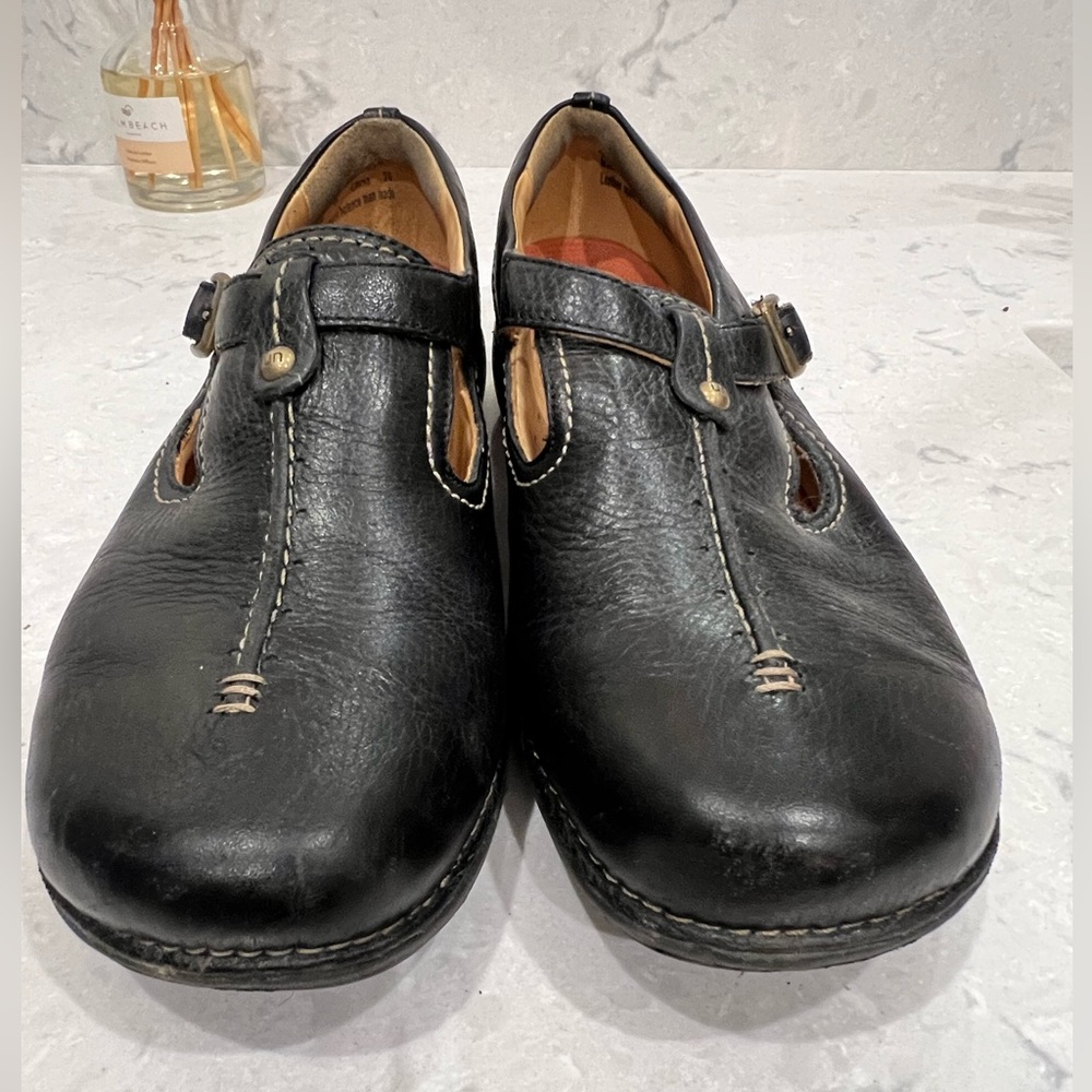 Women’s Clarks Unstructured Black Slip on walking shoes